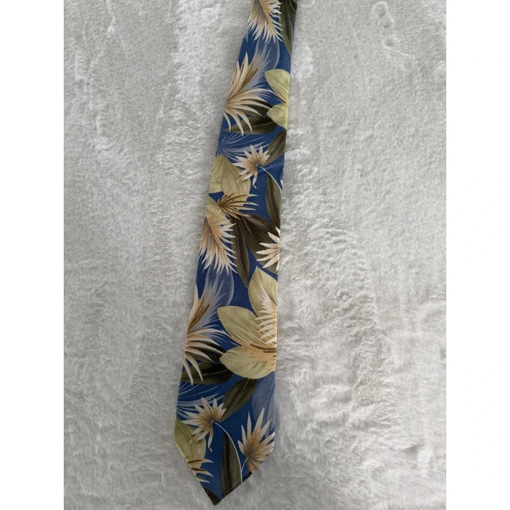 Oasis silk necktie